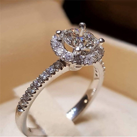 Elegant 925 SilverWhite Sapphire Ring New